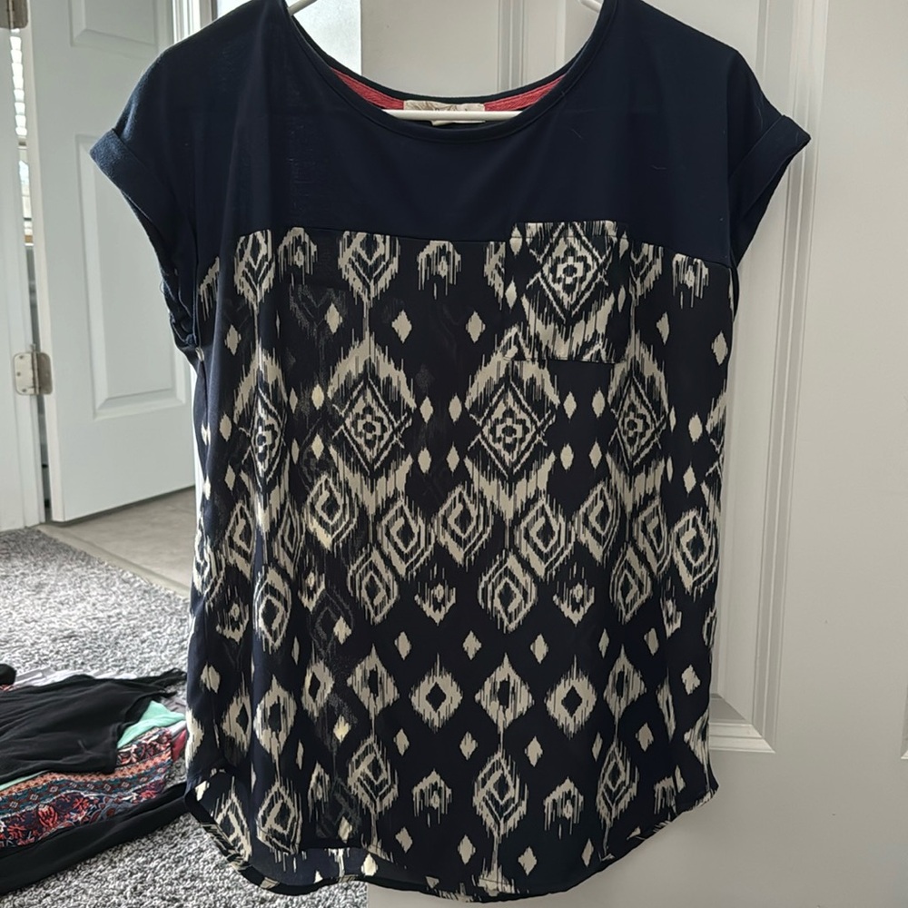 M patterned top with pocket, great condition